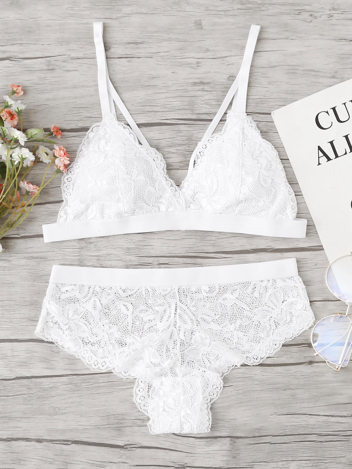 lenceria de encaje para novias adaptado al vestido