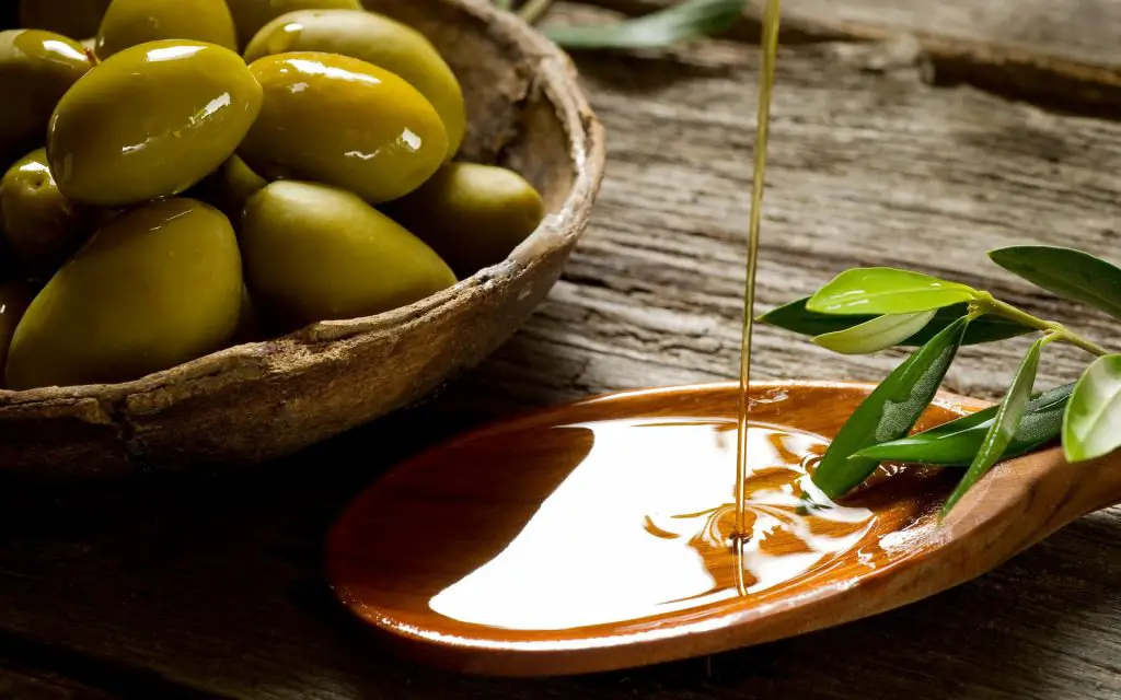 mascarillas para hidratar el cabello aceite de oliva y aloe