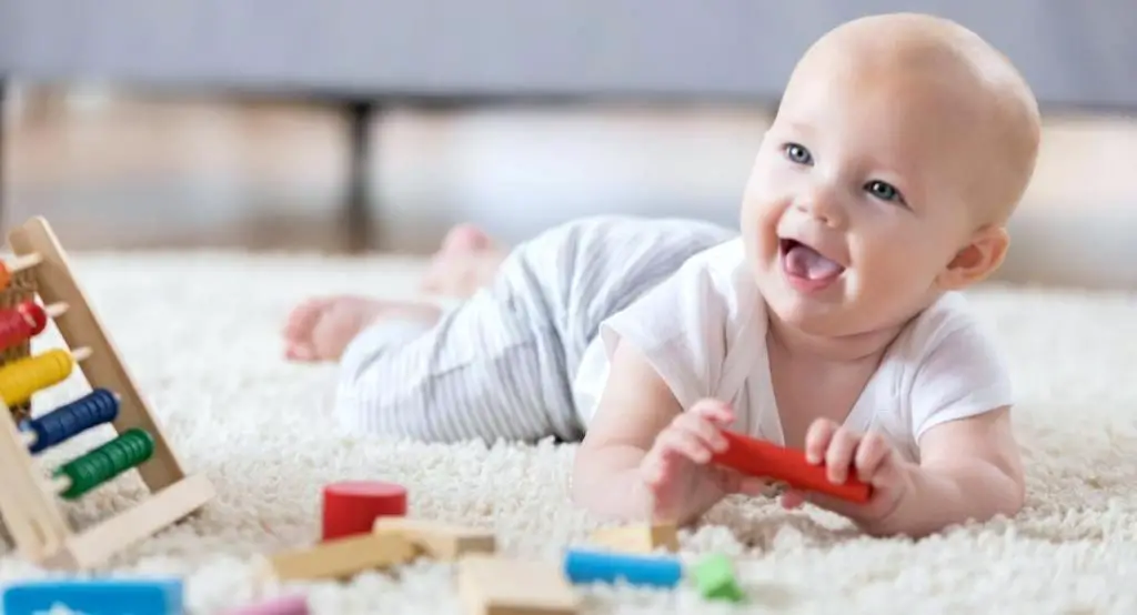 ¿A los cuantos meses gatea mi bebé? Consulta a la Pediatra