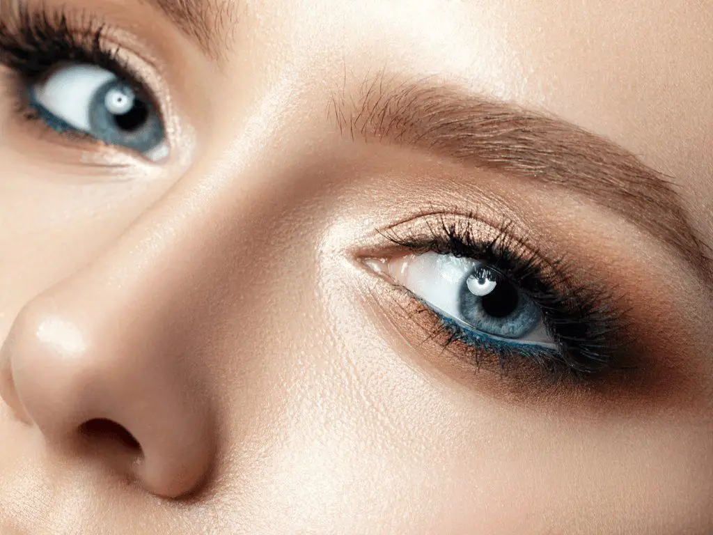 maquillaje de ojos azules looks