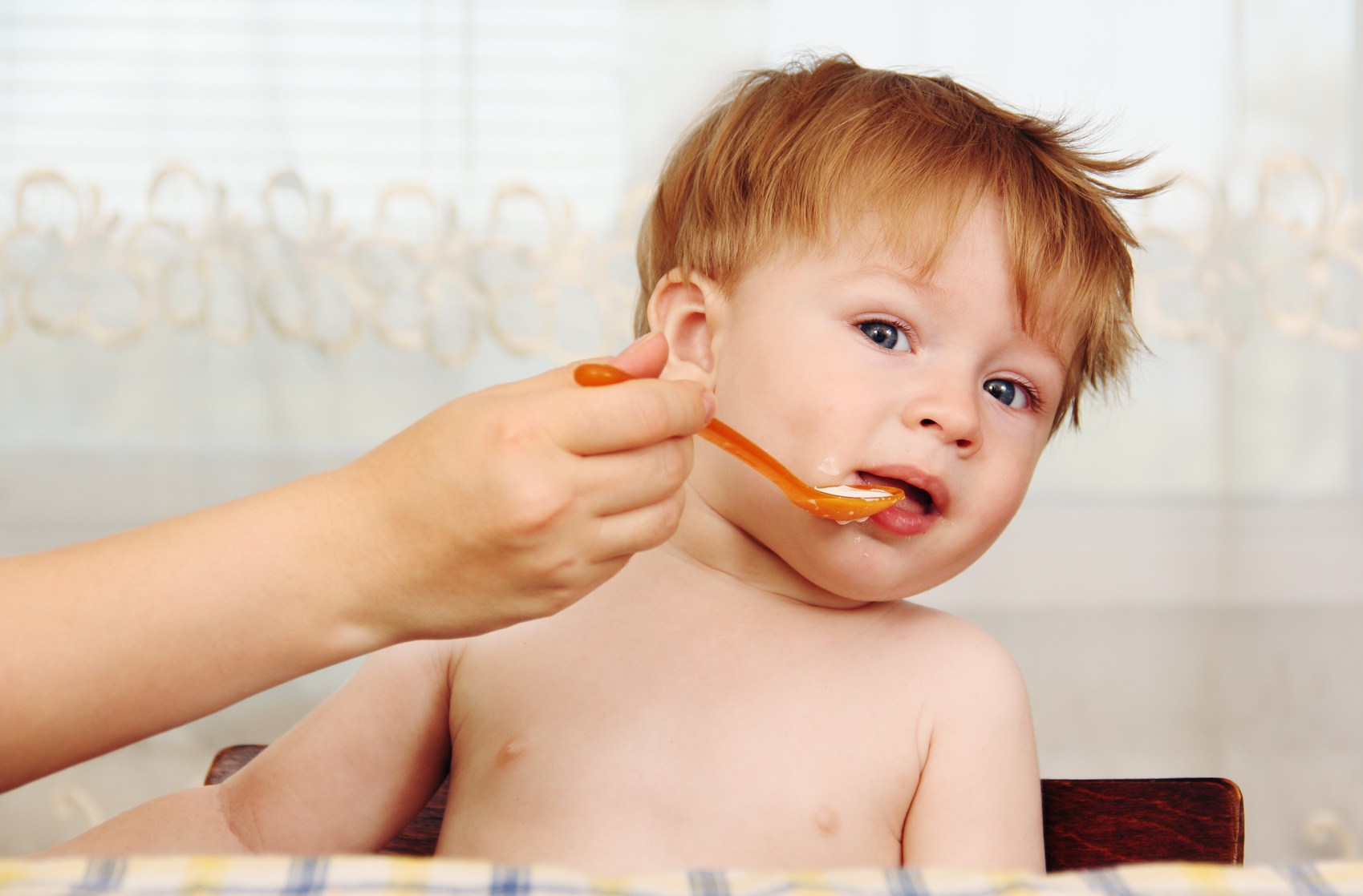 mi bebe de un ano no quiere comer solo biberon