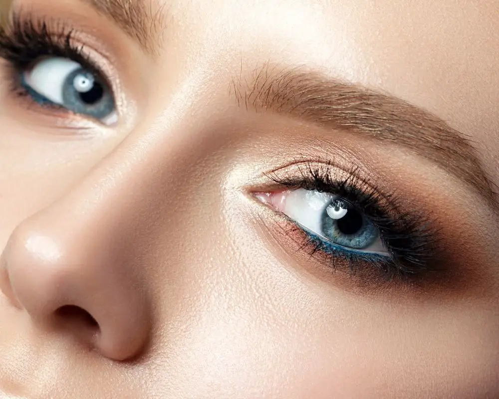 Maquillaje de ojos para morenas pestanas