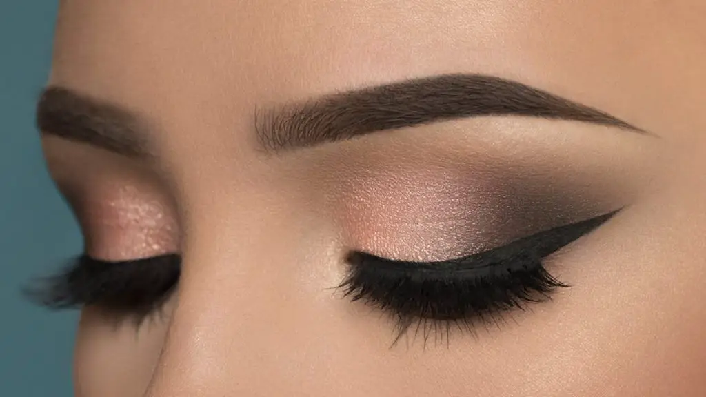 como maquillarse los ojos saltones look como maquillarse los ojos saltones look