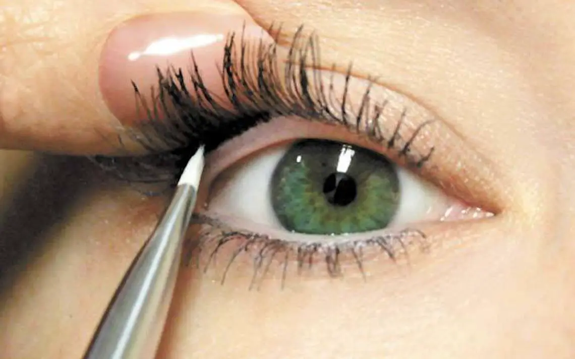 como maquillarse para que se vean los ojos mas grandes tigthlining como maquillarse para que se vean los ojos mas grandes tigthlining