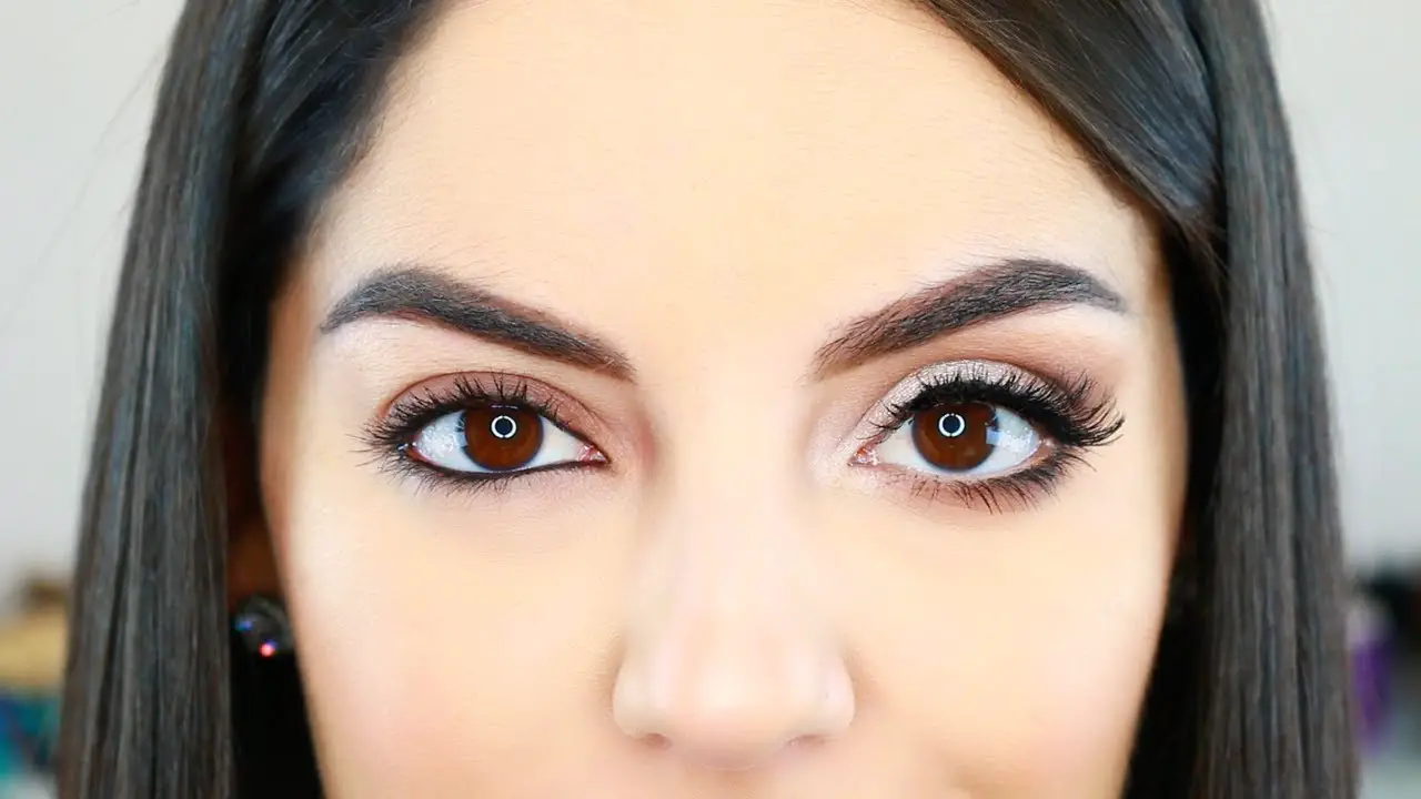 COMO MAQUILLAR LOS OJOS SALTONES 4