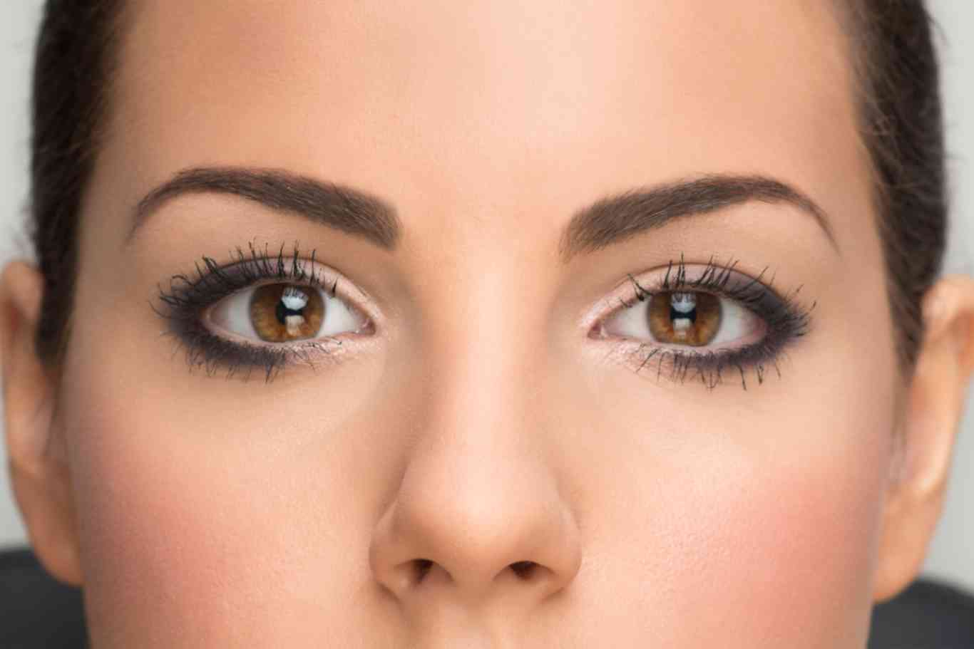 Como maquillarse los ojos para que se vean mas grandes cejas
