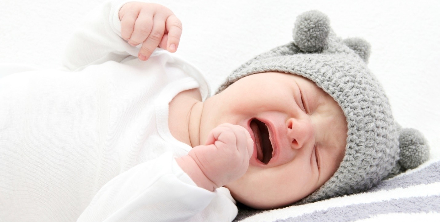 Mi bebe llora dormido es normal o es peligroso