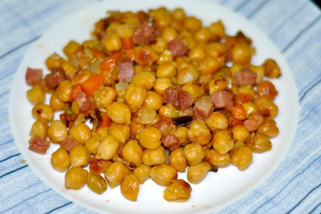 garbanzos-salteados-con-jamón