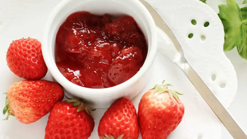 mascarillas para el cabello dañado fresas