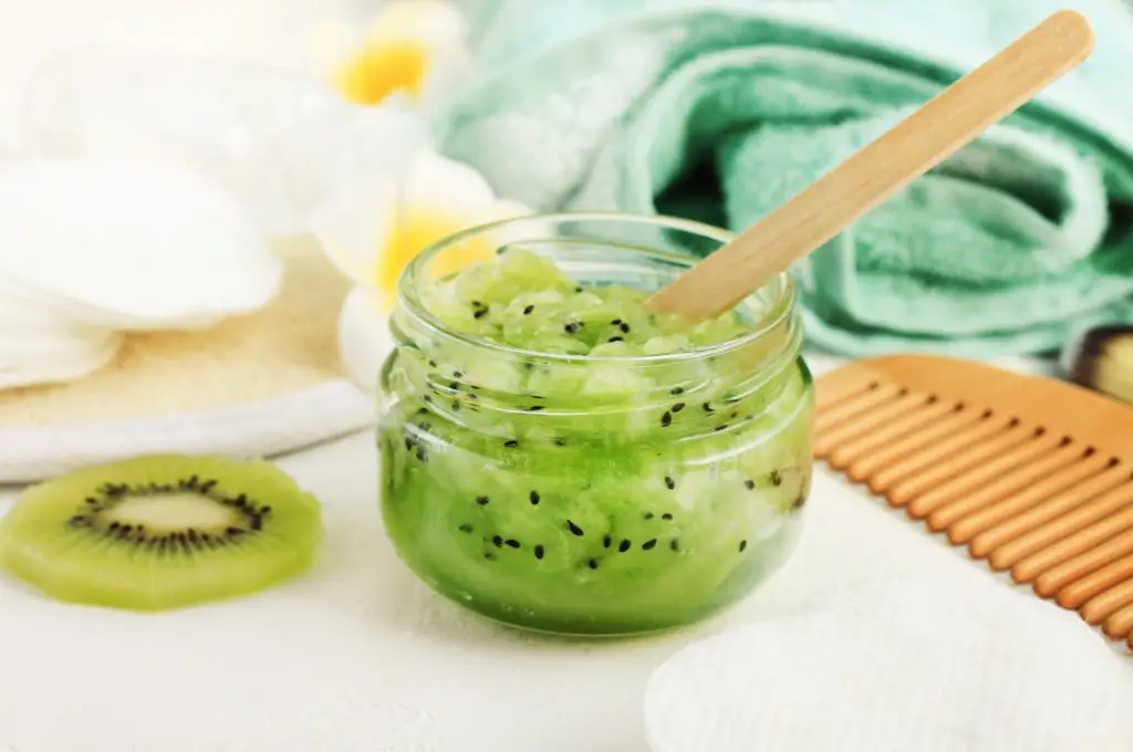 Exfoliante casero para piel grasa de kiwi Exfoliante casero para piel grasa de kiwi