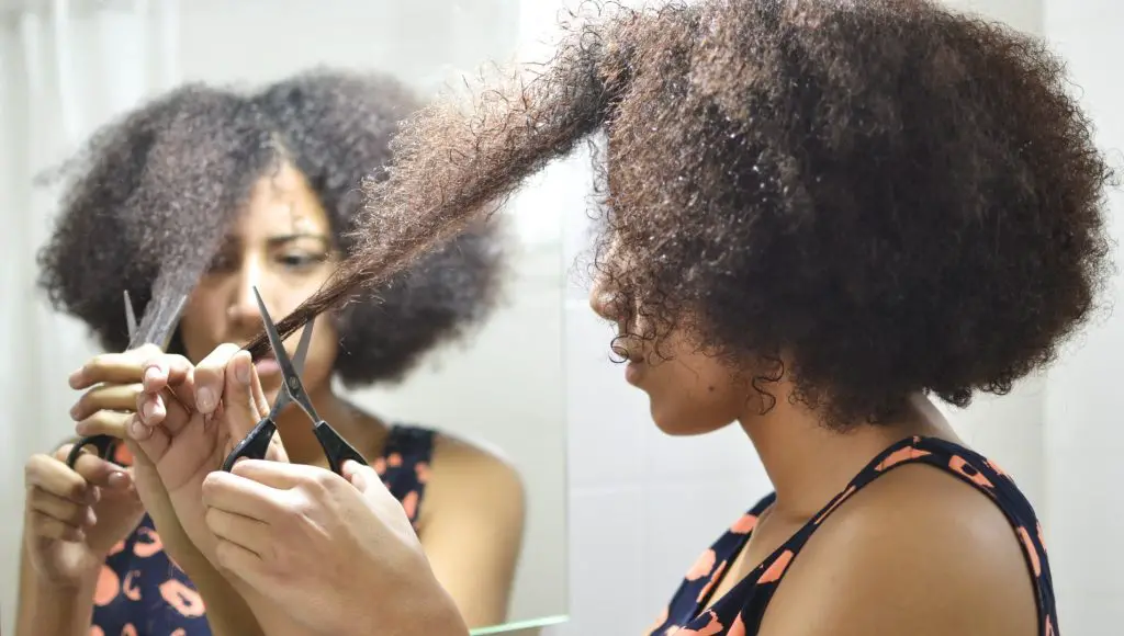 Pelo rizado ¿Como cortarlo y mantenerlo bajo control?