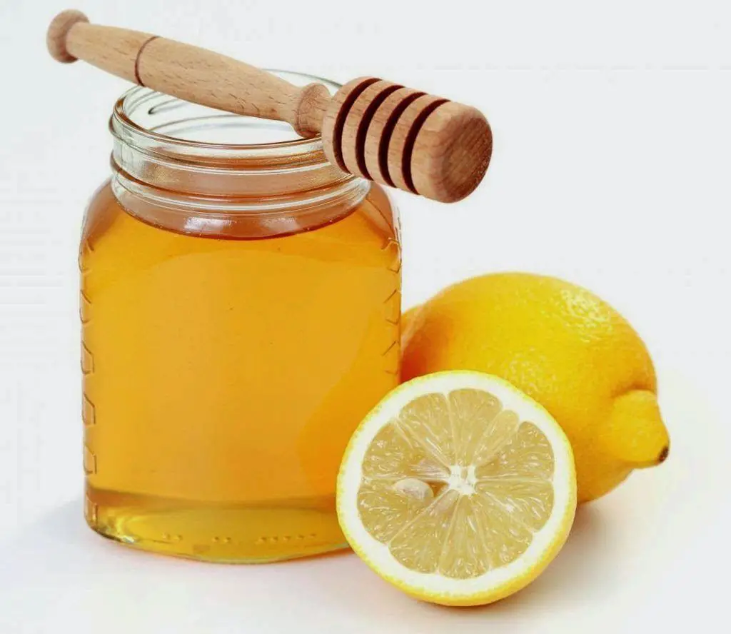 Сок лимона с медом. Мед. Лимонный мед. Лимонный сок и мед. Медовый лимон.