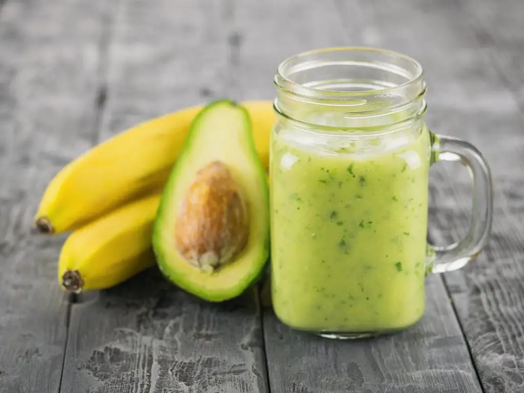 posee una gran cantidad de vitamina C, que a su vez dispone de propiedades antioxidantes y ayuda a mejorar la produccio?n de cola?geno y elastina posee una gran cantidad de vitamina C, que a su vez dispone de propiedades antioxidantes y ayuda a mejorar la produccio?n de cola?geno y elastina