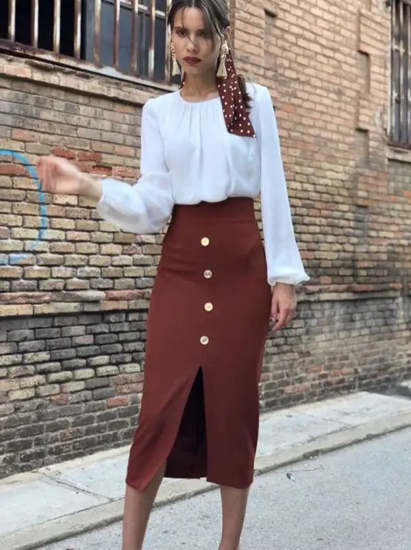 https://www.somosmamas.com.ar/wp-content/uploads/2020/01/outfit-formal-mujer-falda-escotada.jpeg