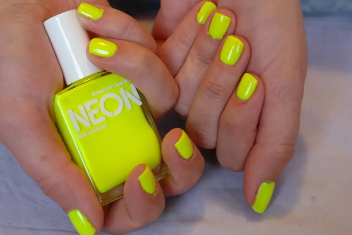 Uñas colores Uñas colores