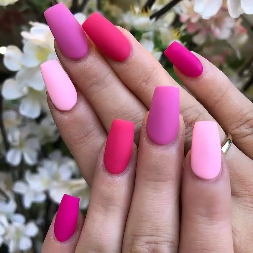 Uñas colores Uñas colores