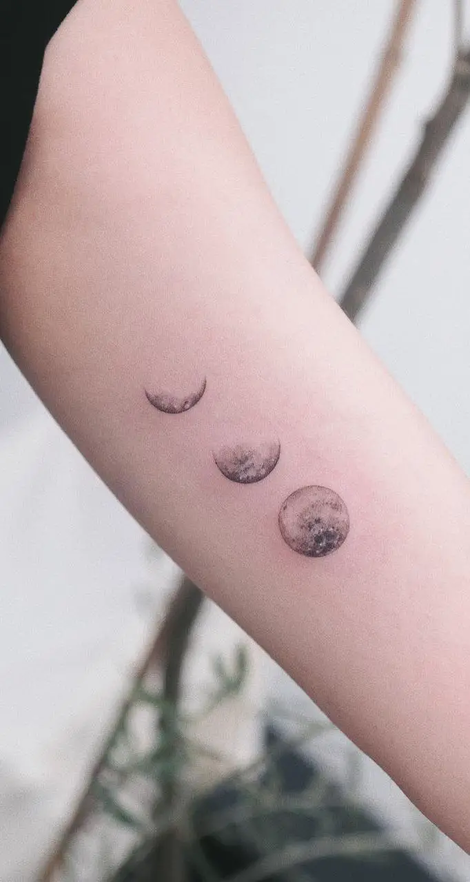 Tatuaje de sol y luna 