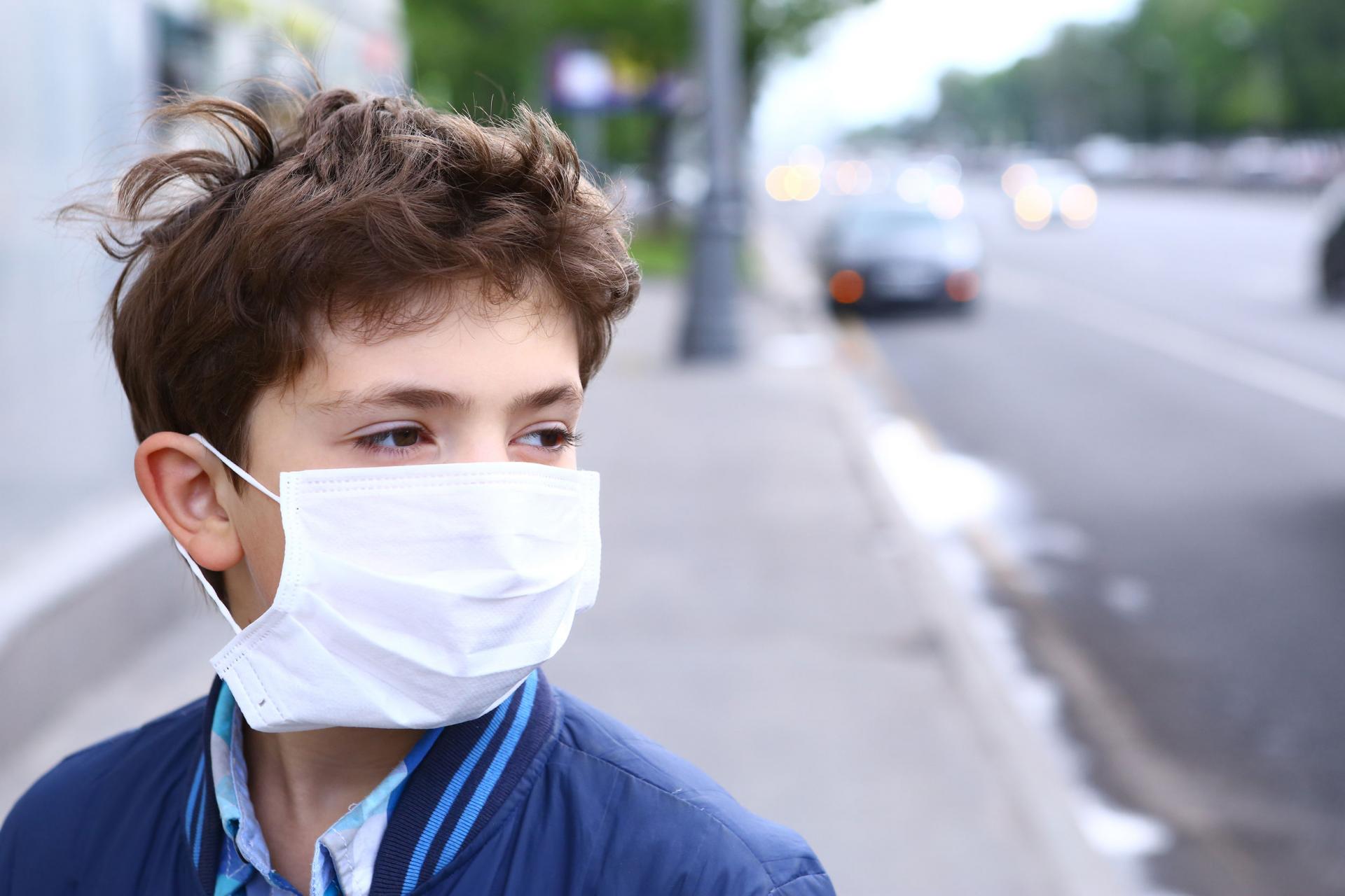 coronavirus en ninos tapabocas