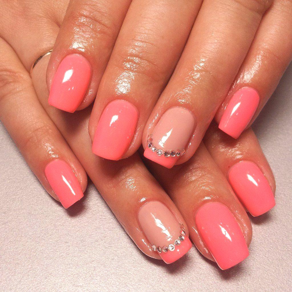 Uñas color coral Uñas color coral