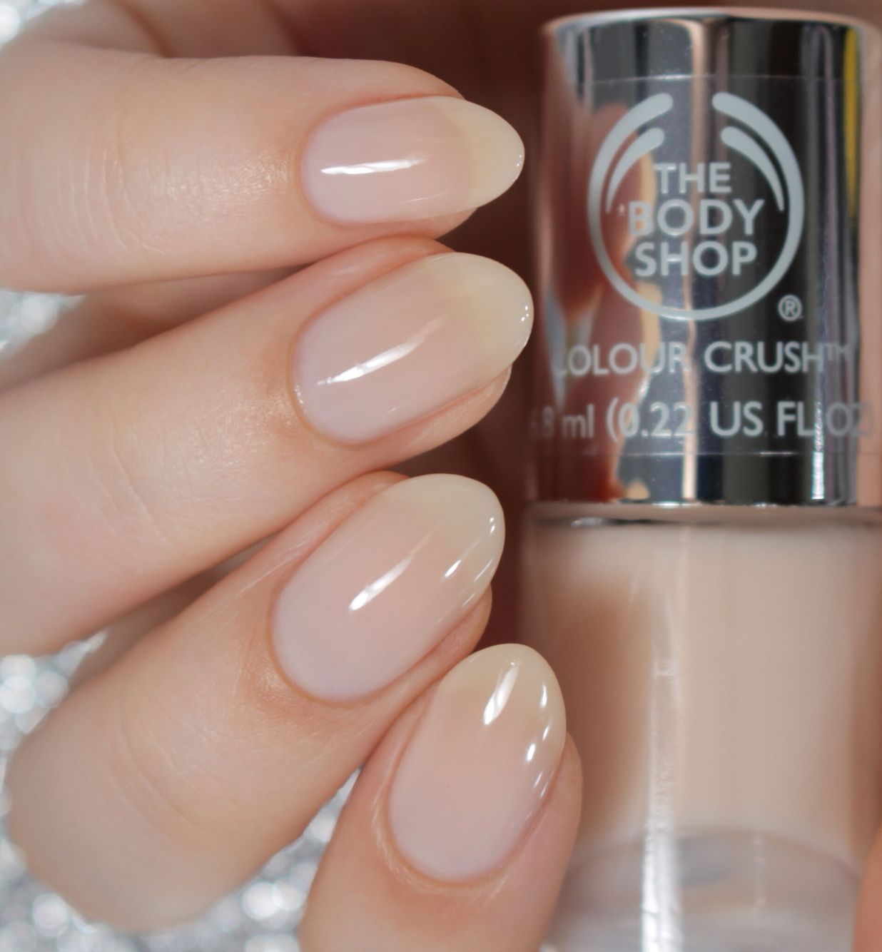 Uñas color crema Uñas color crema
