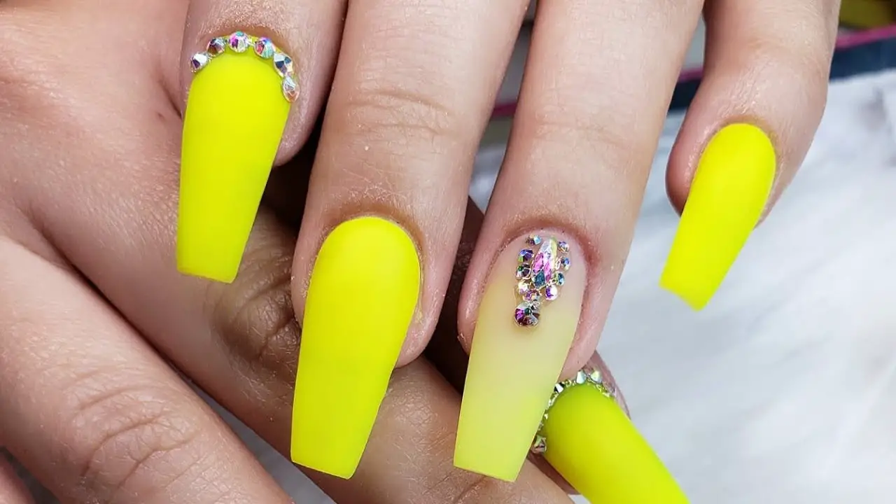 Uñas color neón Uñas color neón