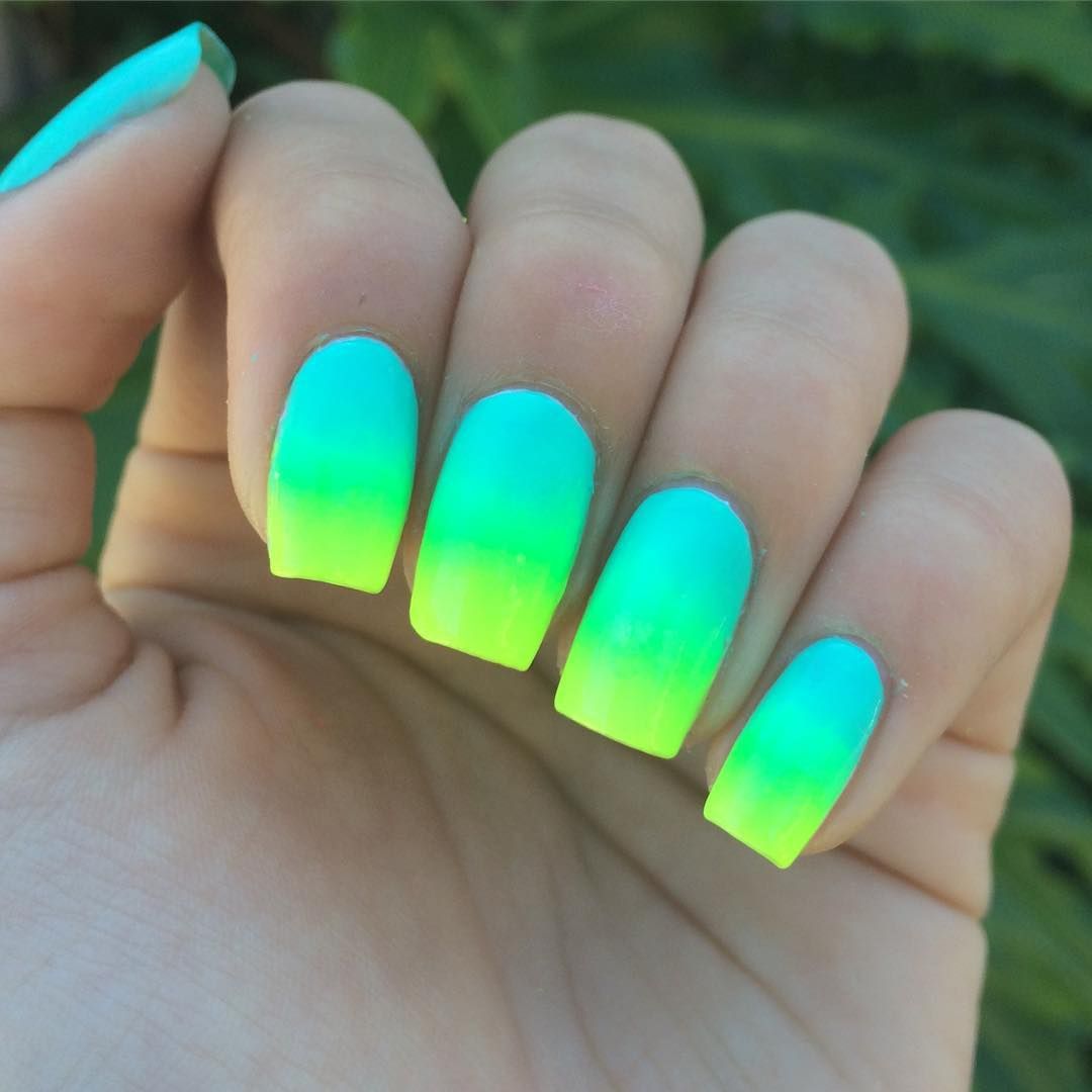 Uñas color neón Uñas color neón