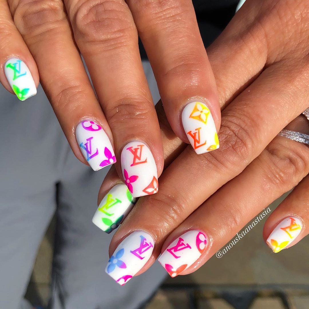 Uñas color neón Uñas color neón