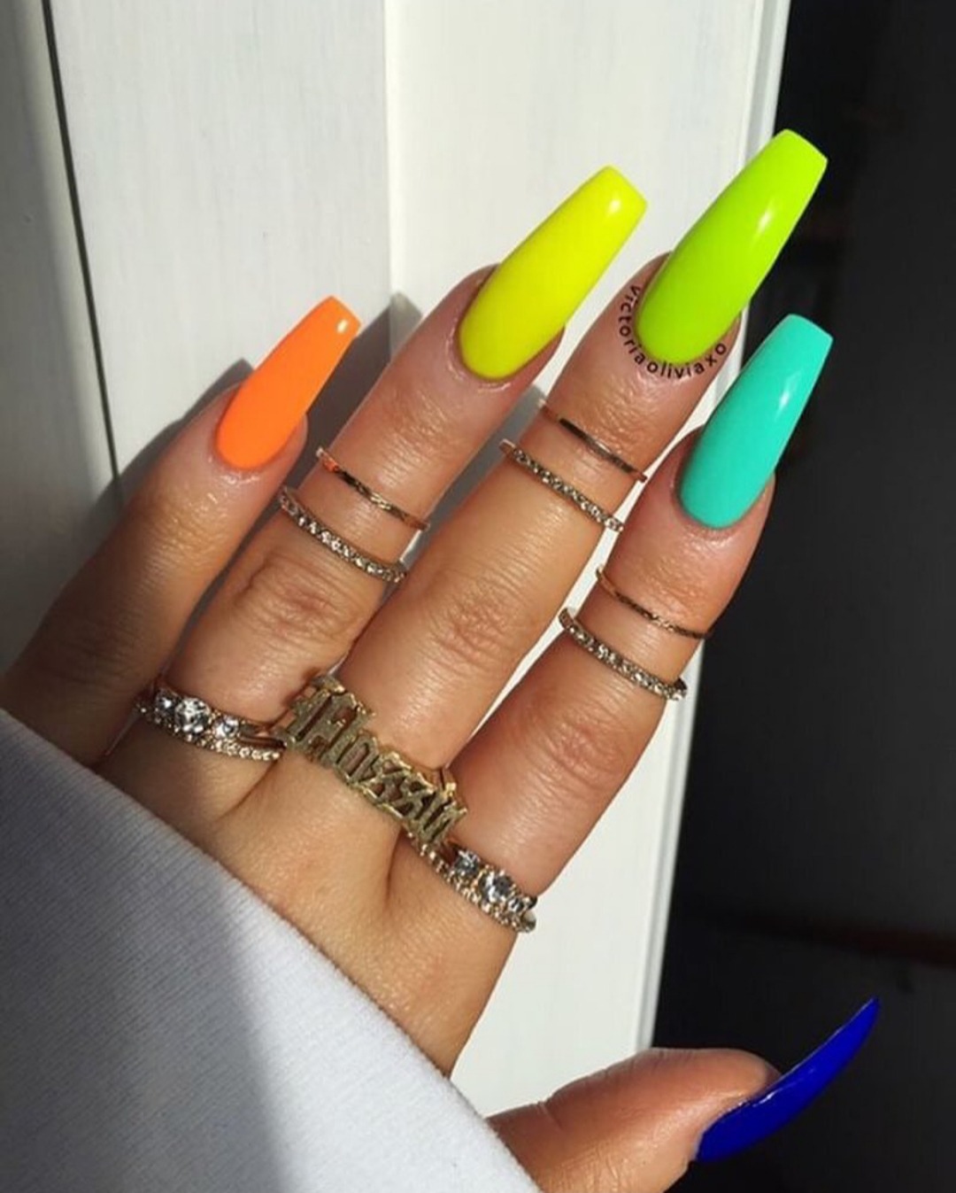 Uñas color neón Uñas color neón