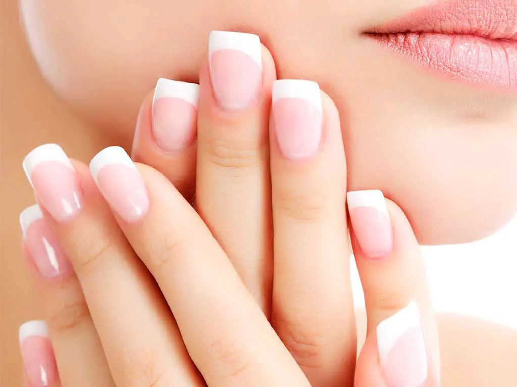 Uñas con flores Uñas con flores