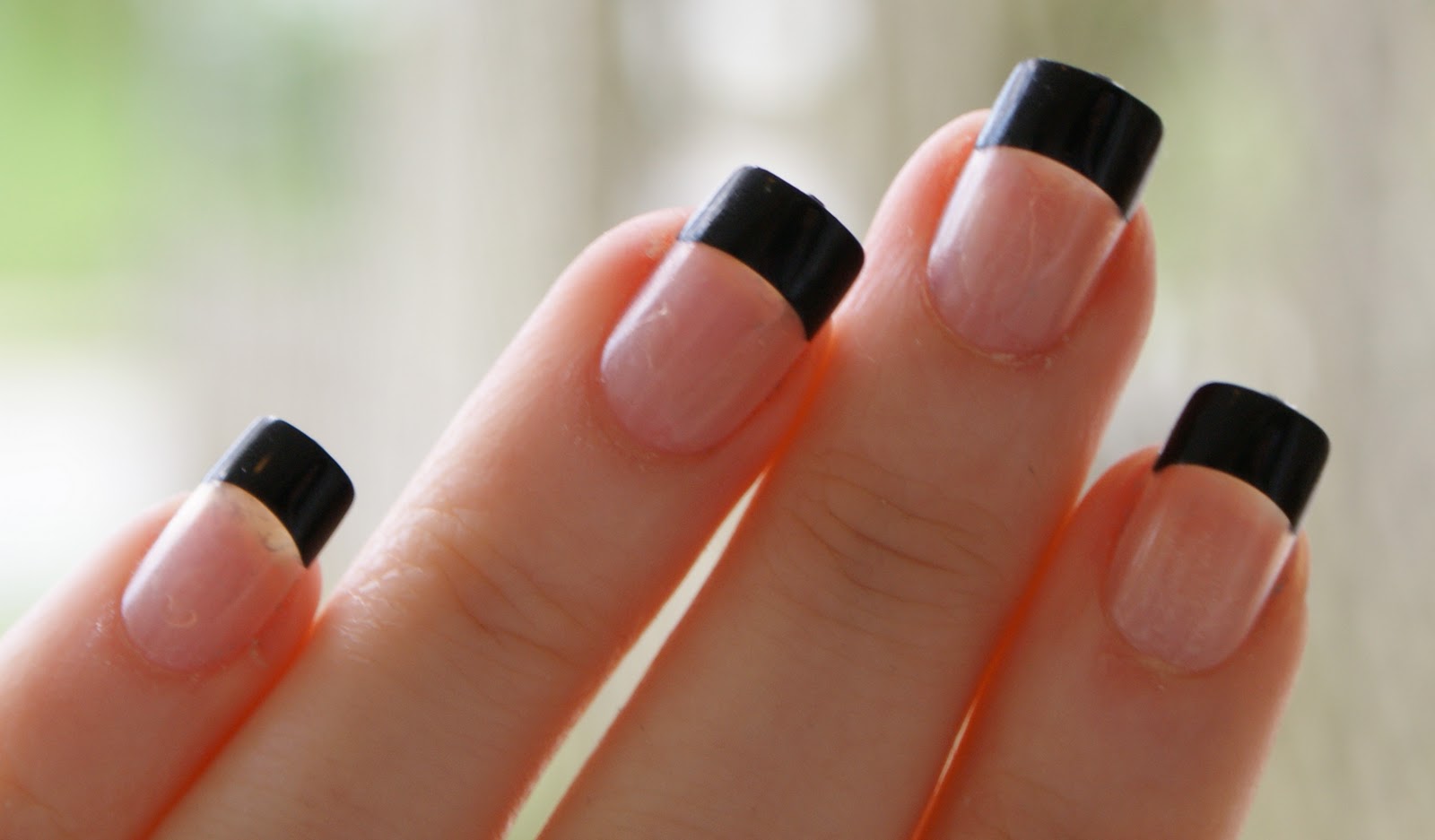 Uñas con punta de color Uñas con punta de color