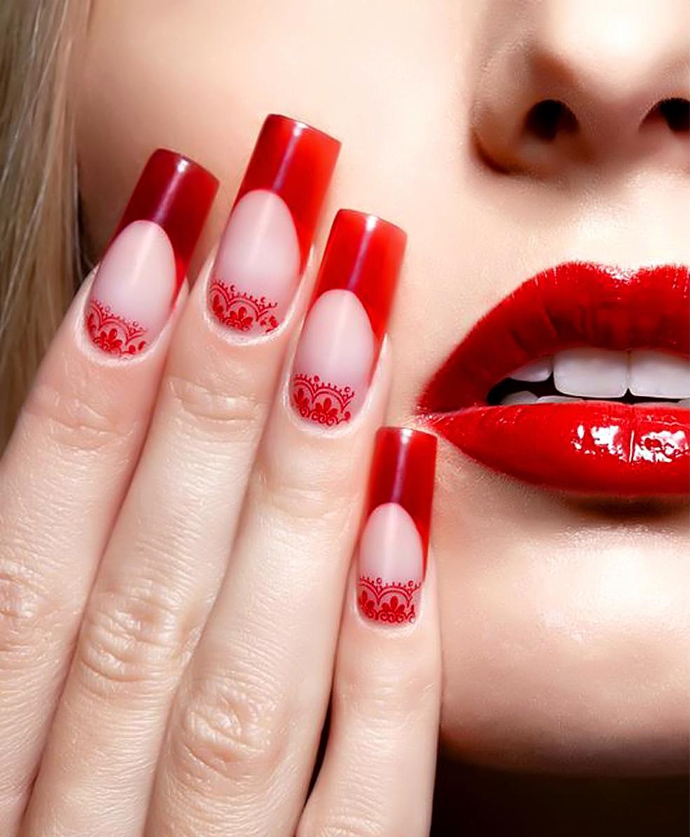 Uñas con punta de color Uñas con punta de color