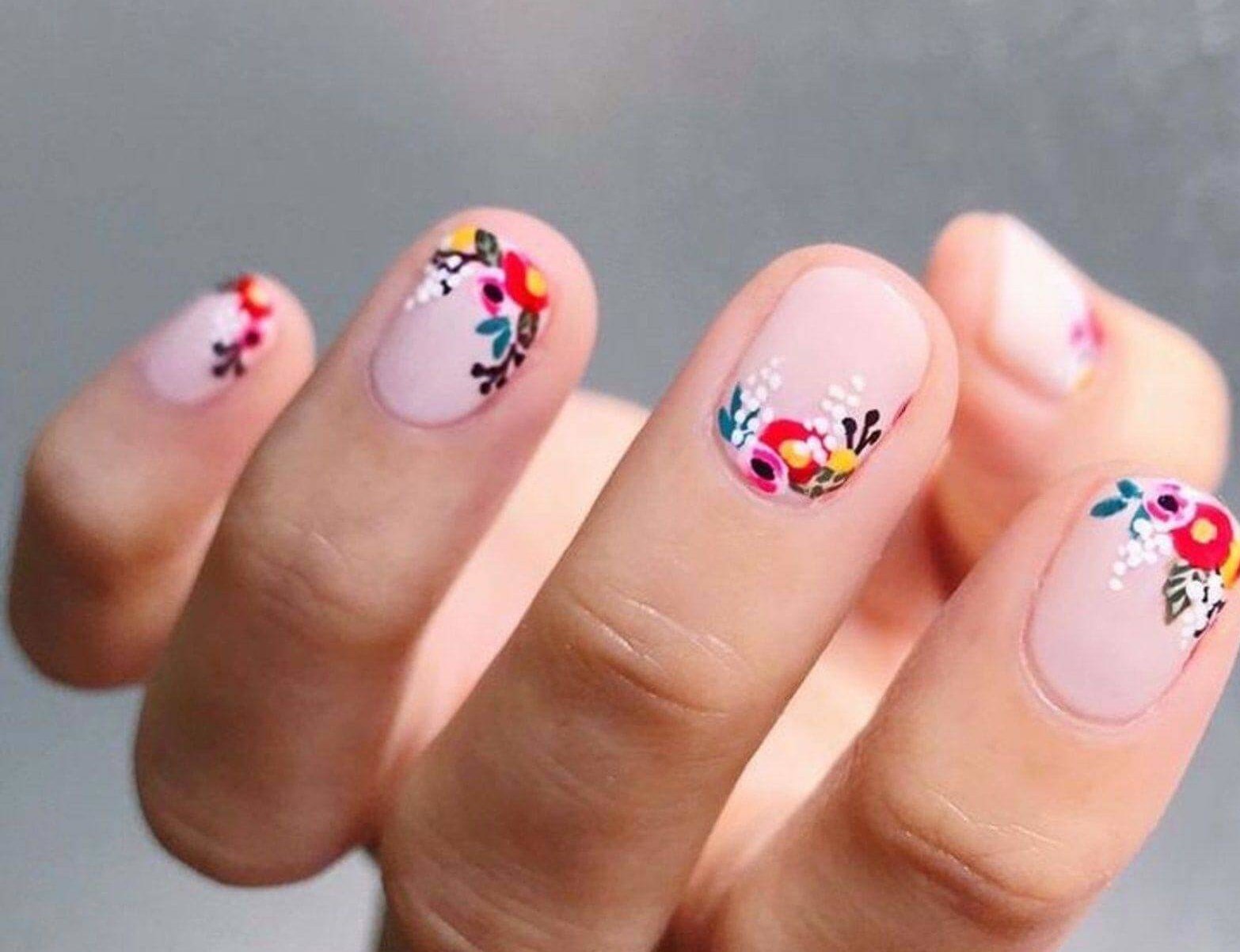 Uñas decoradas con flores lindas Uñas decoradas con flores lindas