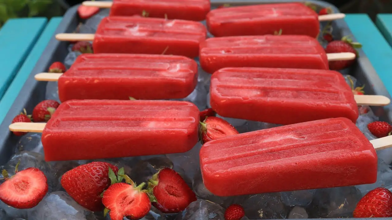 Postres con frutilla Postres con frutilla