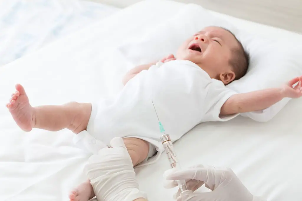 Qué reacción tienen las vacunas en los bebés