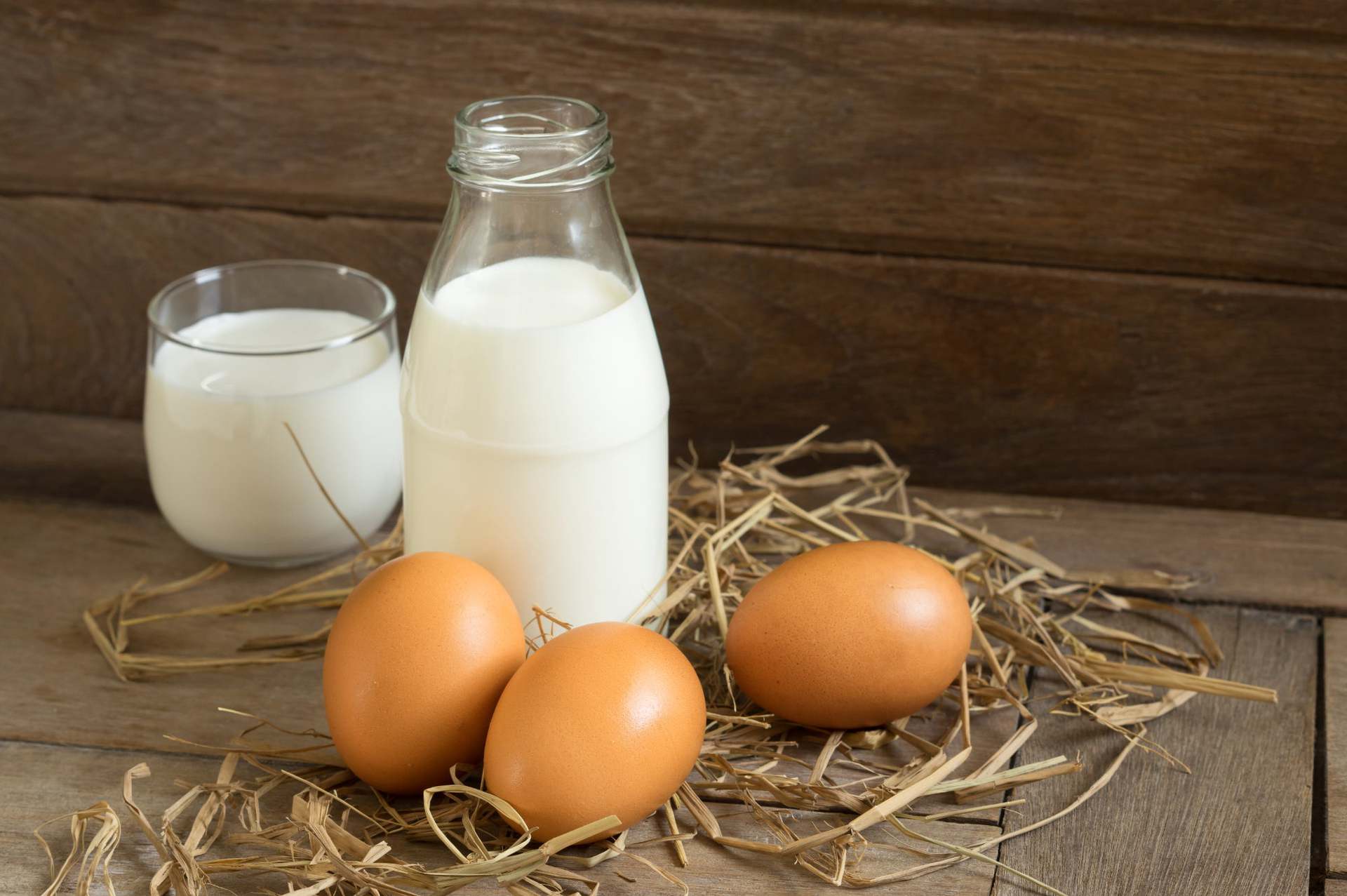 Mascarilla cacera con leche y huevo para el cabello