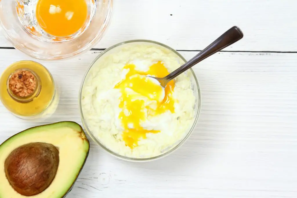 ¿Cómo hacer una mascarilla casera para el pelo?