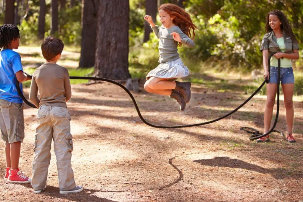 juegos recreativos para ninos saltar