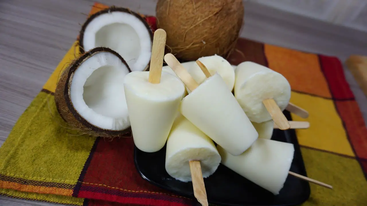 Postres con yogur natural Postres con yogur natural