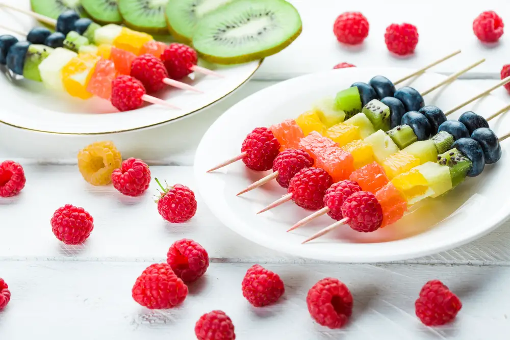 meriendas para ninos brochetas frutas