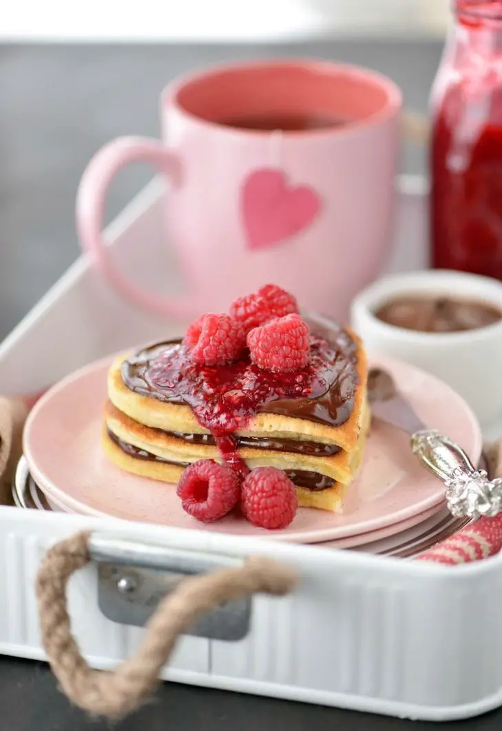 desayunos románticos pancakes corazon