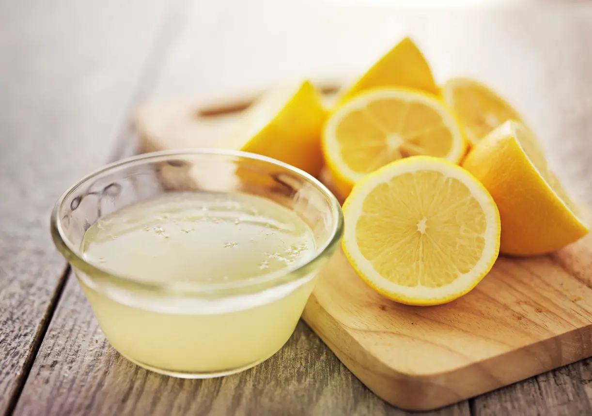 aclarar las cejas con zumo de limón