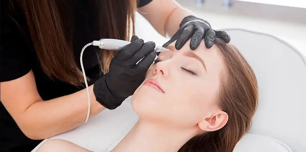 Micropigmentación de cejas