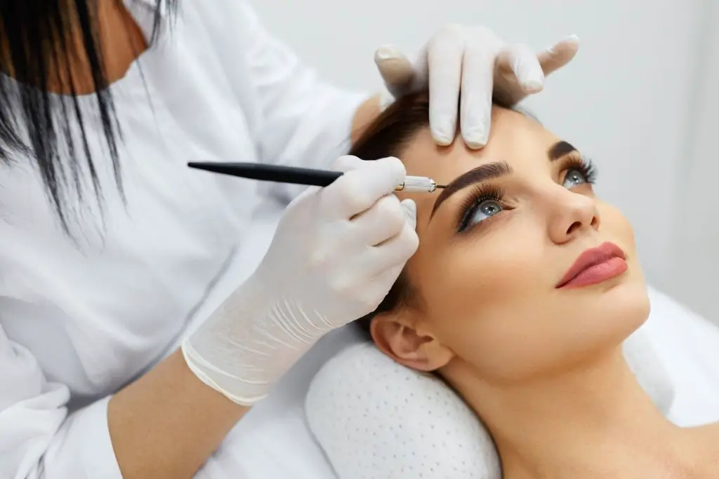 Micropigmentación de cejas