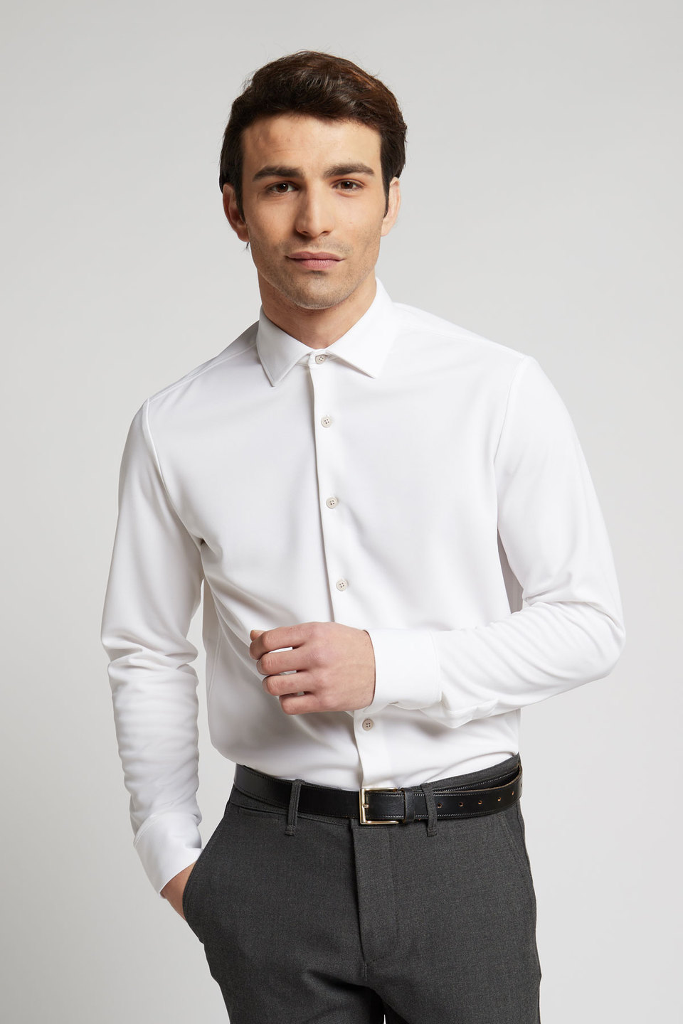 camisas blancas para hombres 6