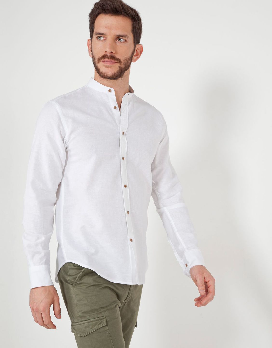 camisas blancas para hombres 7