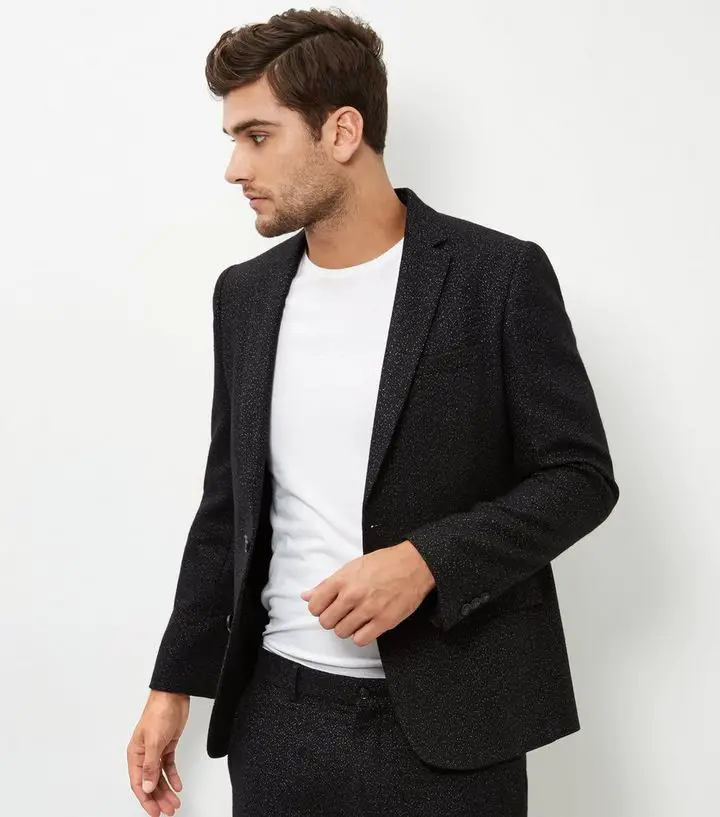 como combinar camiseta blanca hombre 12