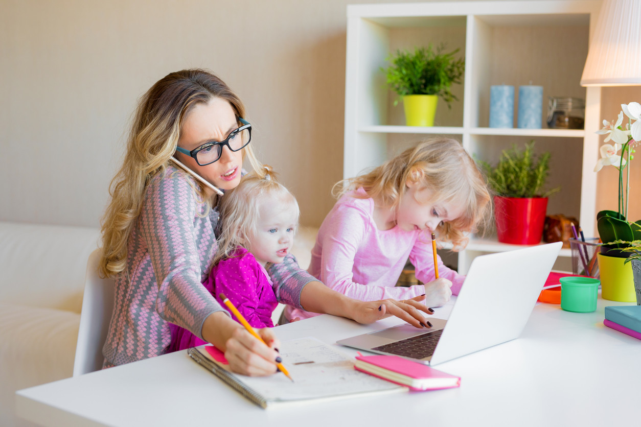 Consejos para trabajar desde casa cuando eres madre