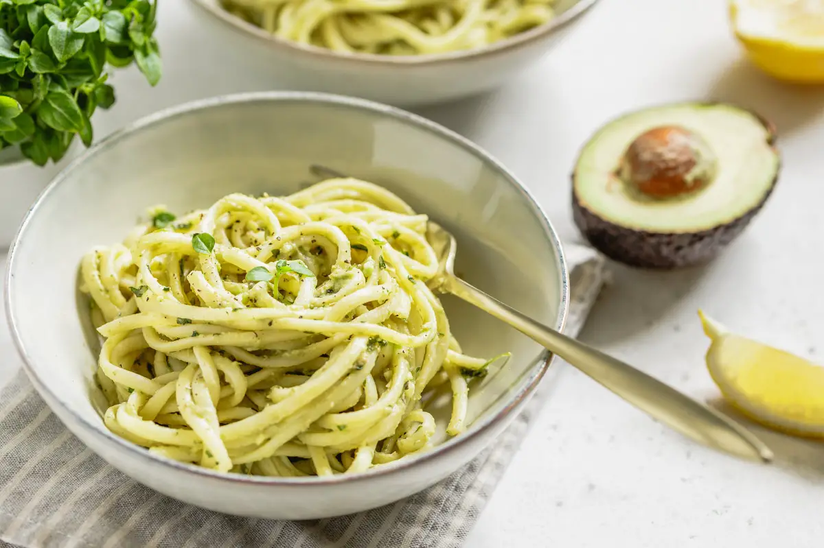 menu de almuerzos pasta con aguacate menu de almuerzos pasta con aguacate