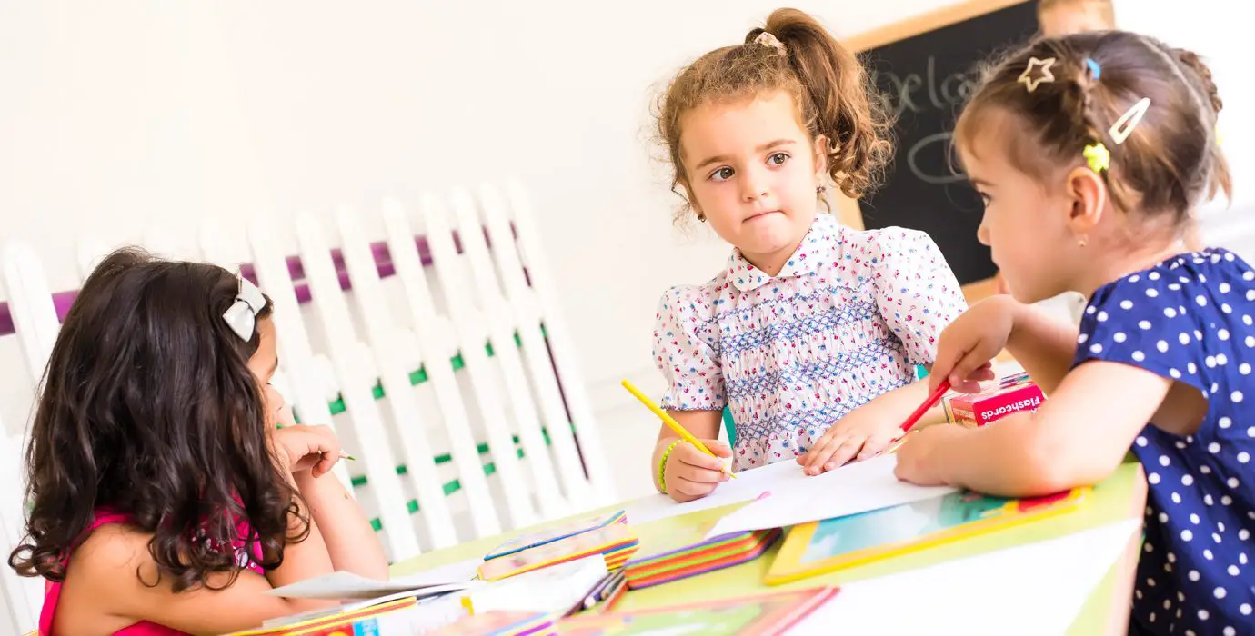 juegos escolares para ninos jugar a ser serios