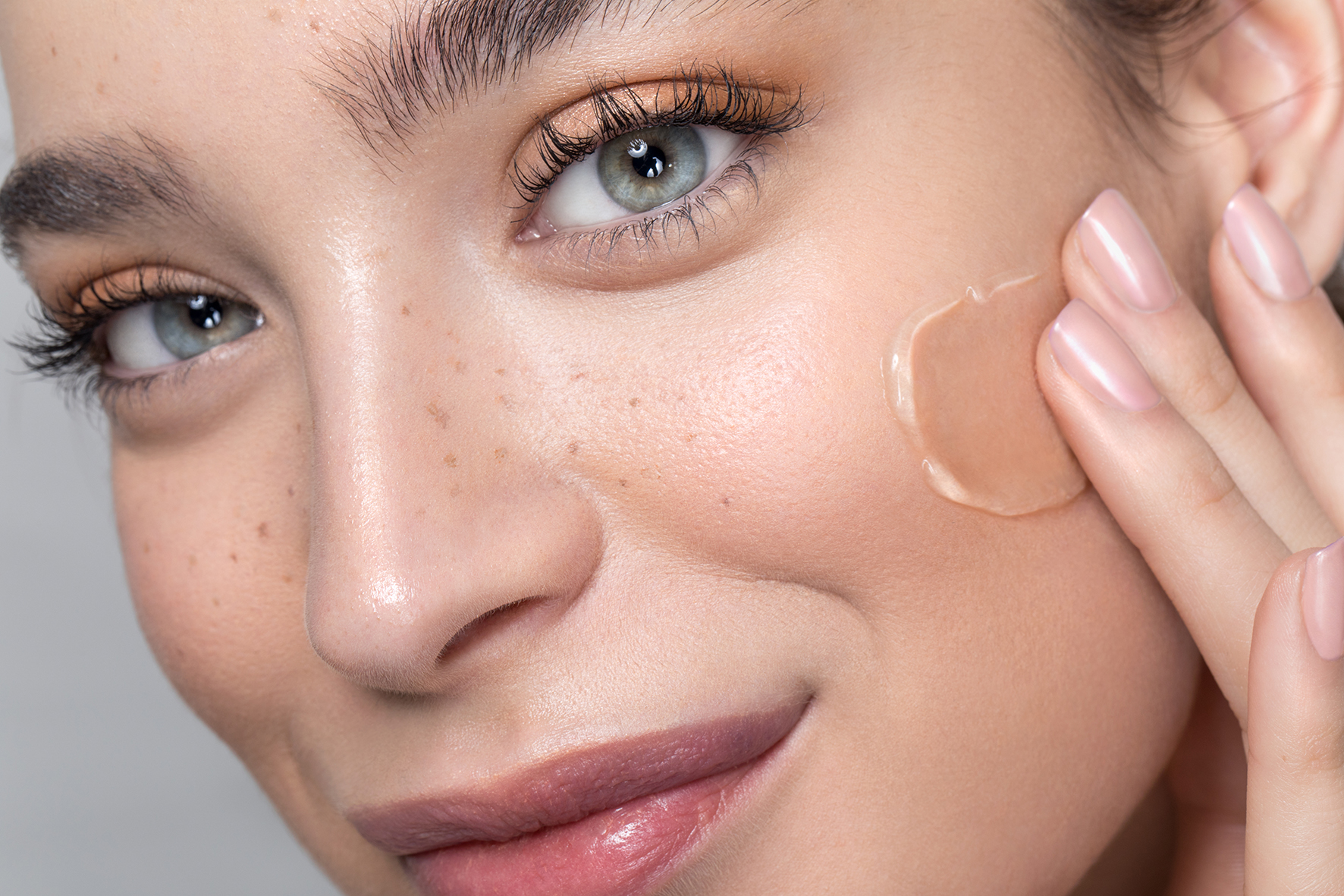 Maquillaje hipoalergénico: +12 productos imperdibles para piel sensible